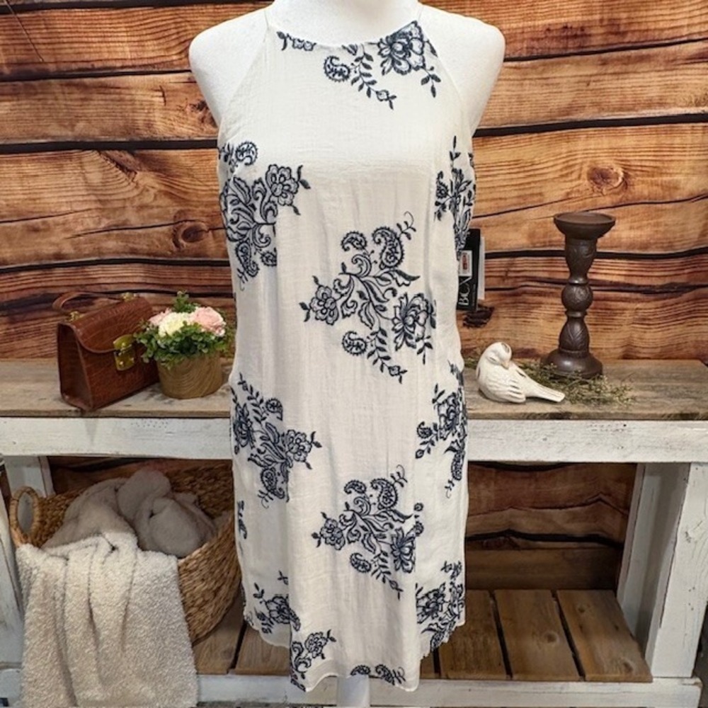 BCX Womens White W/Blue Embroidery Halter Style Dress Size L‎